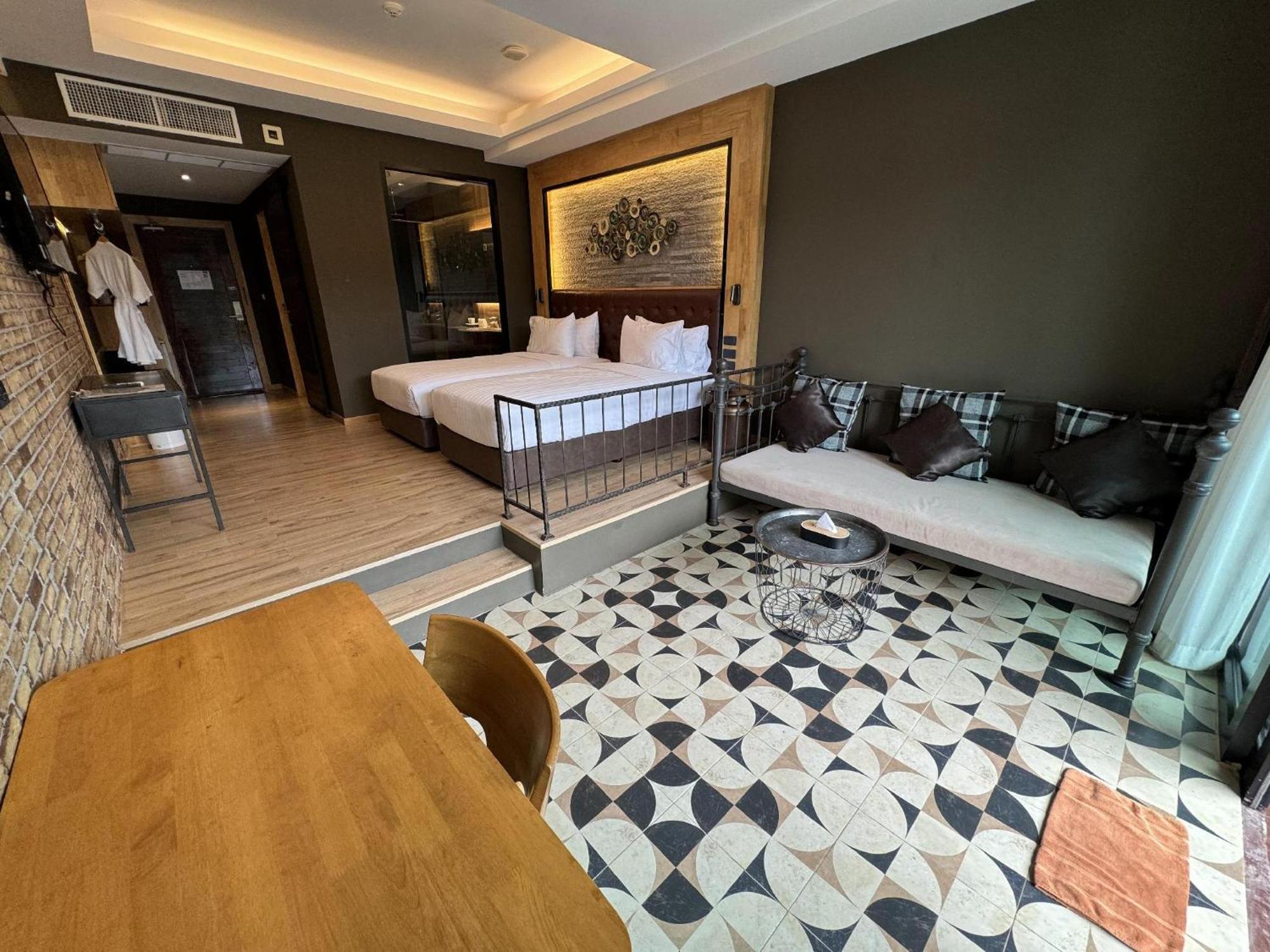 La Isla Pranburi Beach Resort Sam Roi Yot Extérieur photo