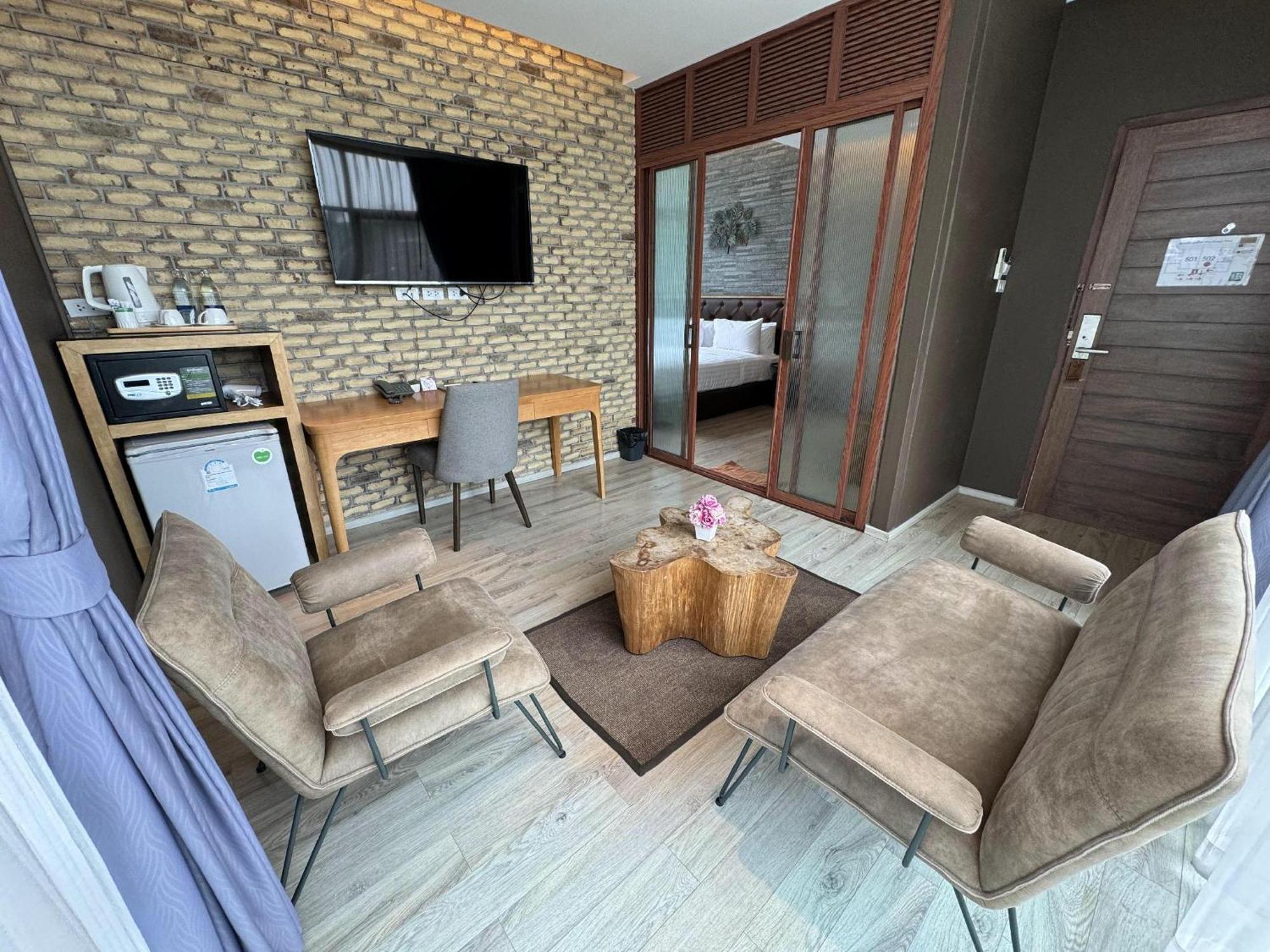 La Isla Pranburi Beach Resort Sam Roi Yot Extérieur photo