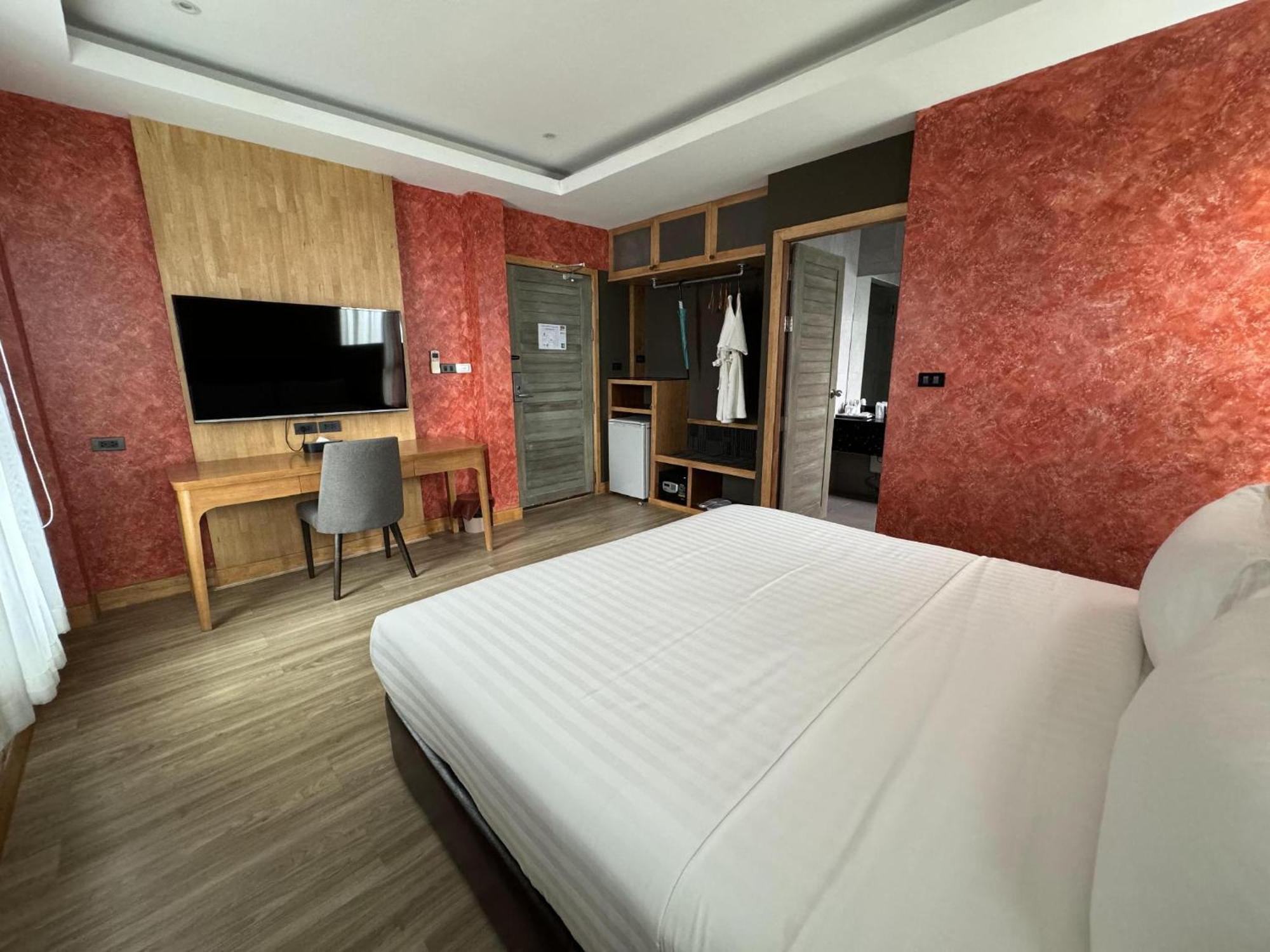 La Isla Pranburi Beach Resort Sam Roi Yot Extérieur photo