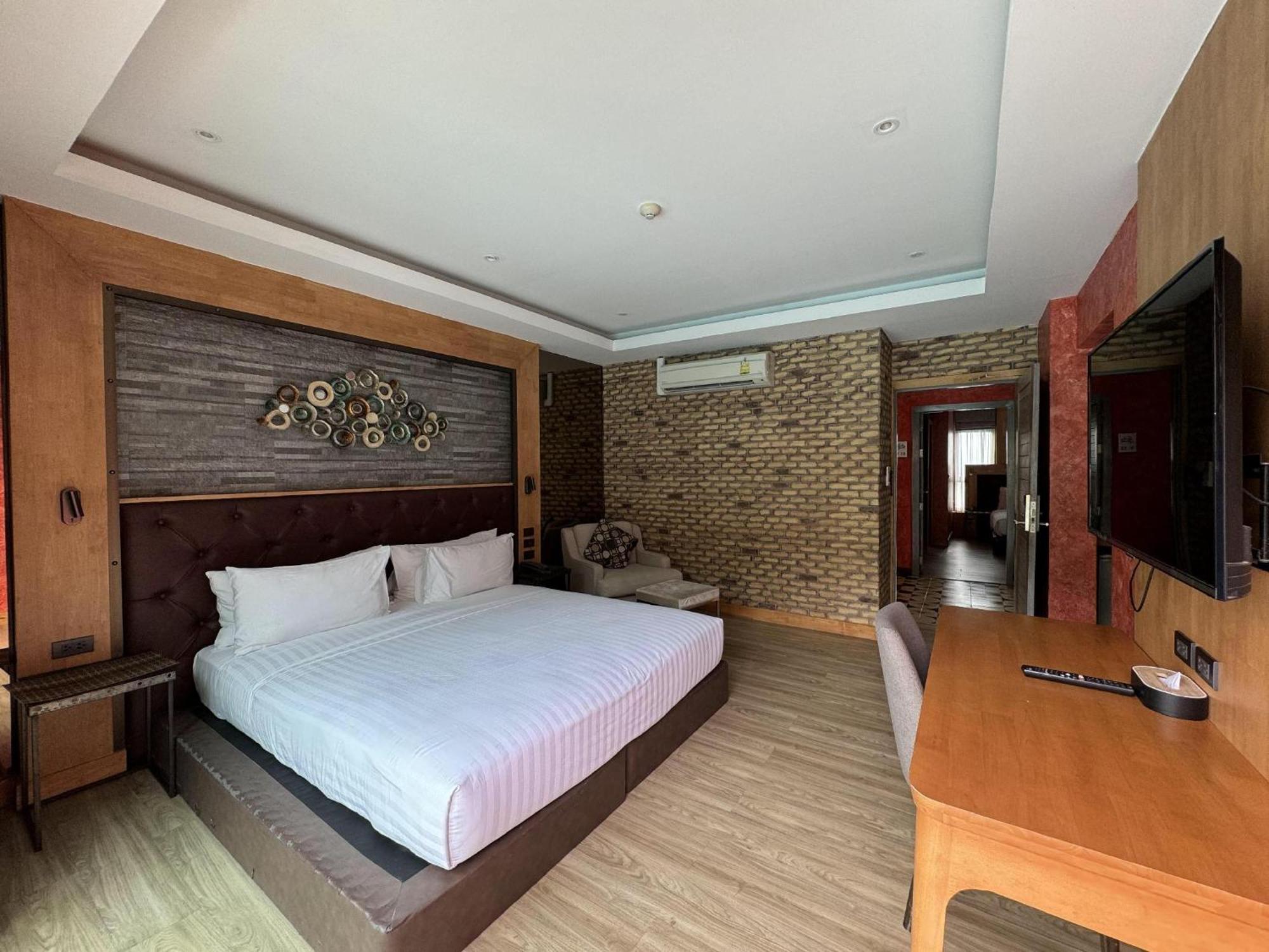 La Isla Pranburi Beach Resort Sam Roi Yot Extérieur photo