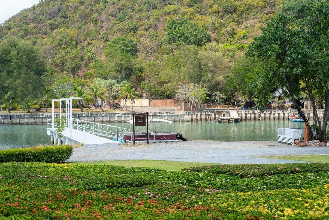La Isla Pranburi Beach Resort Sam Roi Yot Extérieur photo