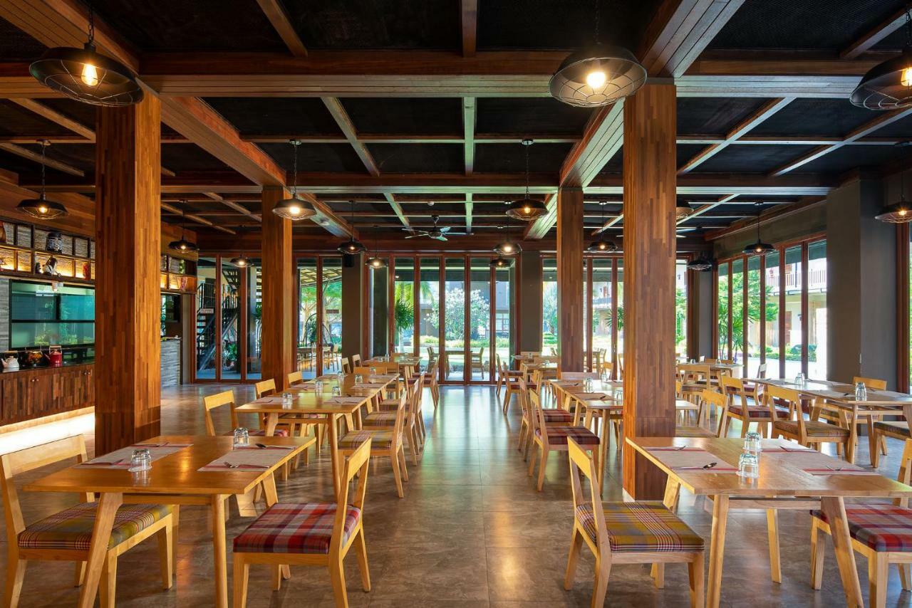 La Isla Pranburi Beach Resort Sam Roi Yot Extérieur photo